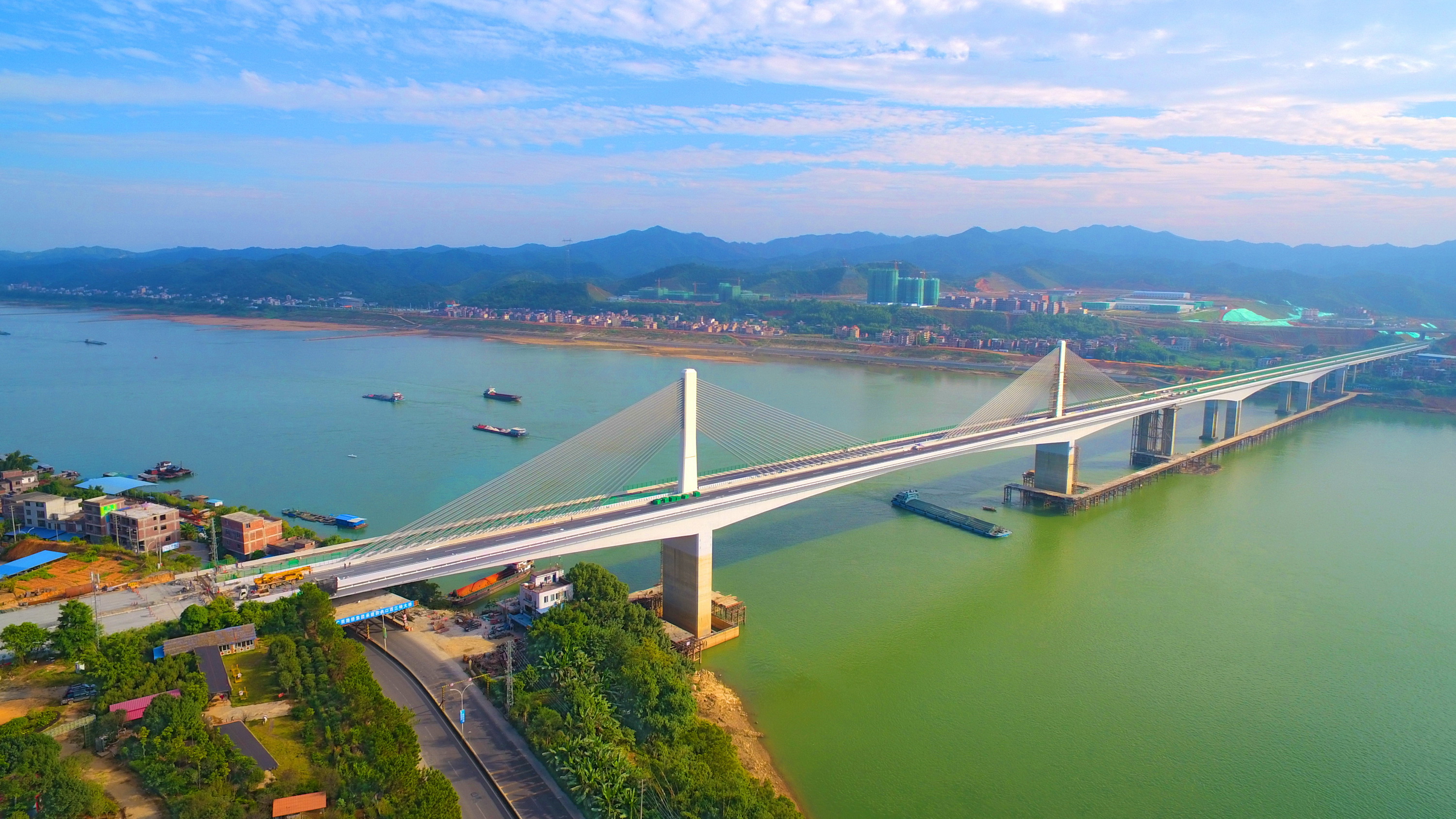 梧州市環城公路扶典口西江特大橋