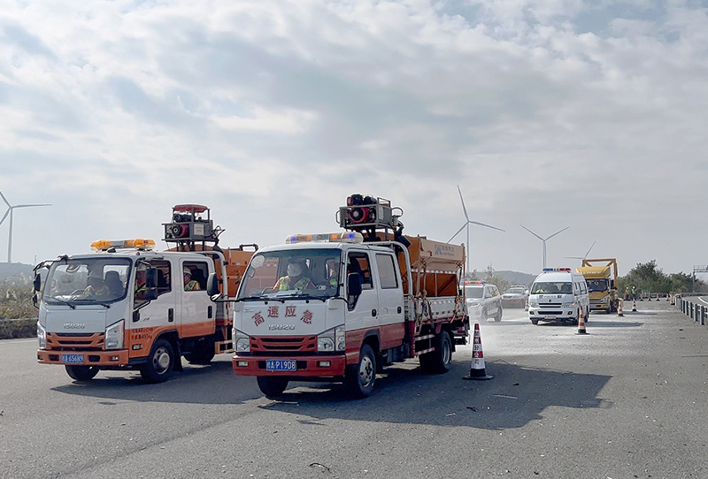 圖為開展抗冰保暢演練現場1.jpg 圖為開展抗冰保暢演練現場1.jpg